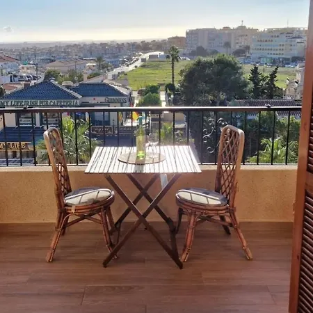 Cozy With Sea View Apartment